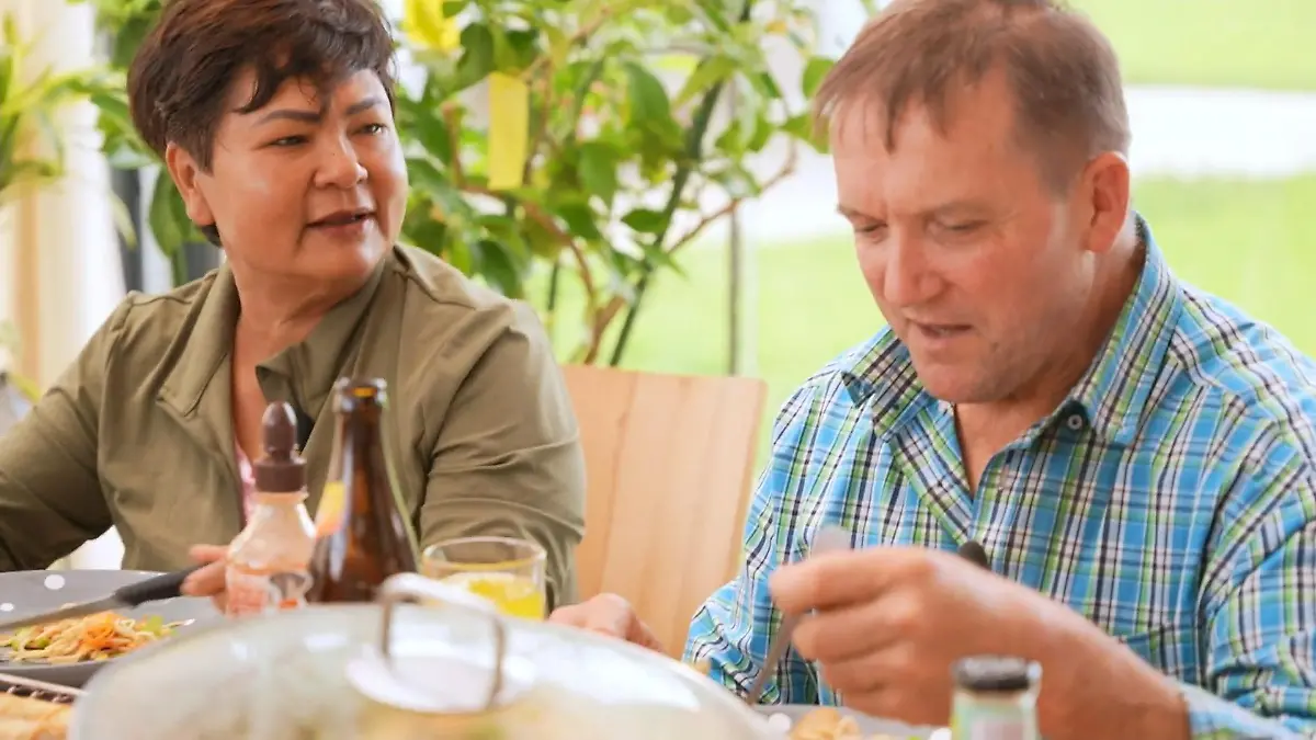 Narumol und Josef bei Bauer sucht Frau - 15 Jahre danach Noch immer sind die beiden einfach zum gernhaben!