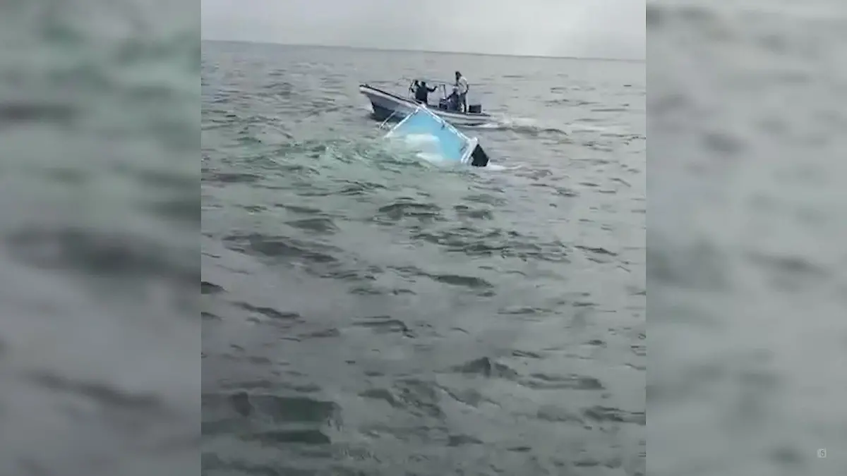 Kreuzfahrer-Ausflugsboot gekentert! Alptraum in der Karibik