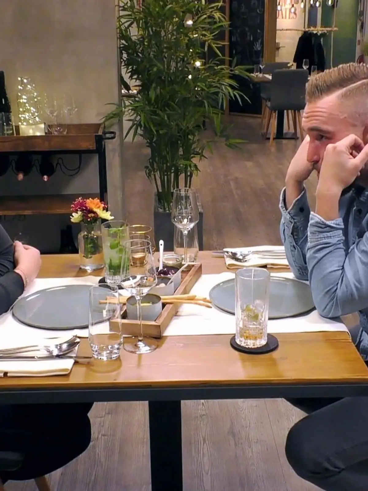 Bild zu: "Laura und Sebastian: Zwischen Tattoos und Zukunftsplänen"