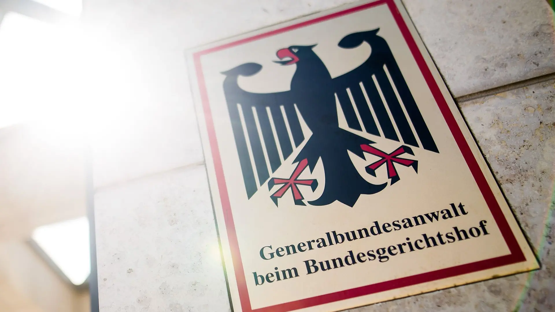 Verdächtiger soll im Darknet zu Anschlägen auf Politiker aufgerufen haben. (Illustration)