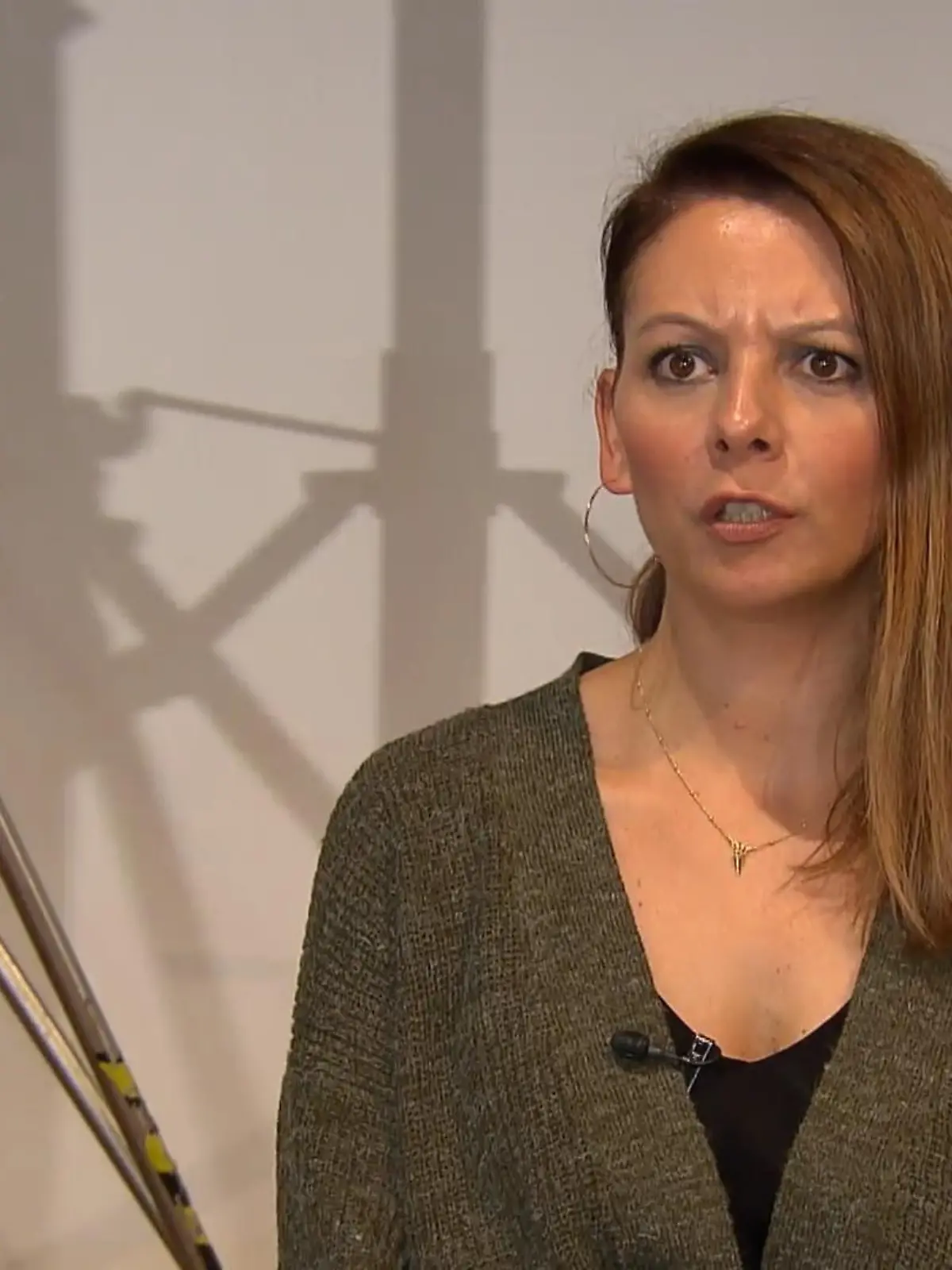 Bild zu: "Nadine findet Jaras Outfit "nicht überragend""