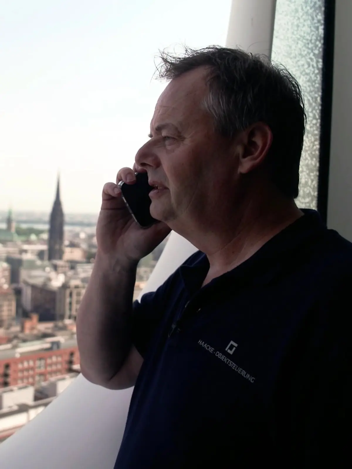 Bild zu: "Hausmeister für Traumimmobilien! Dieser Mann macht in der Elbphilharmonie alles schick "