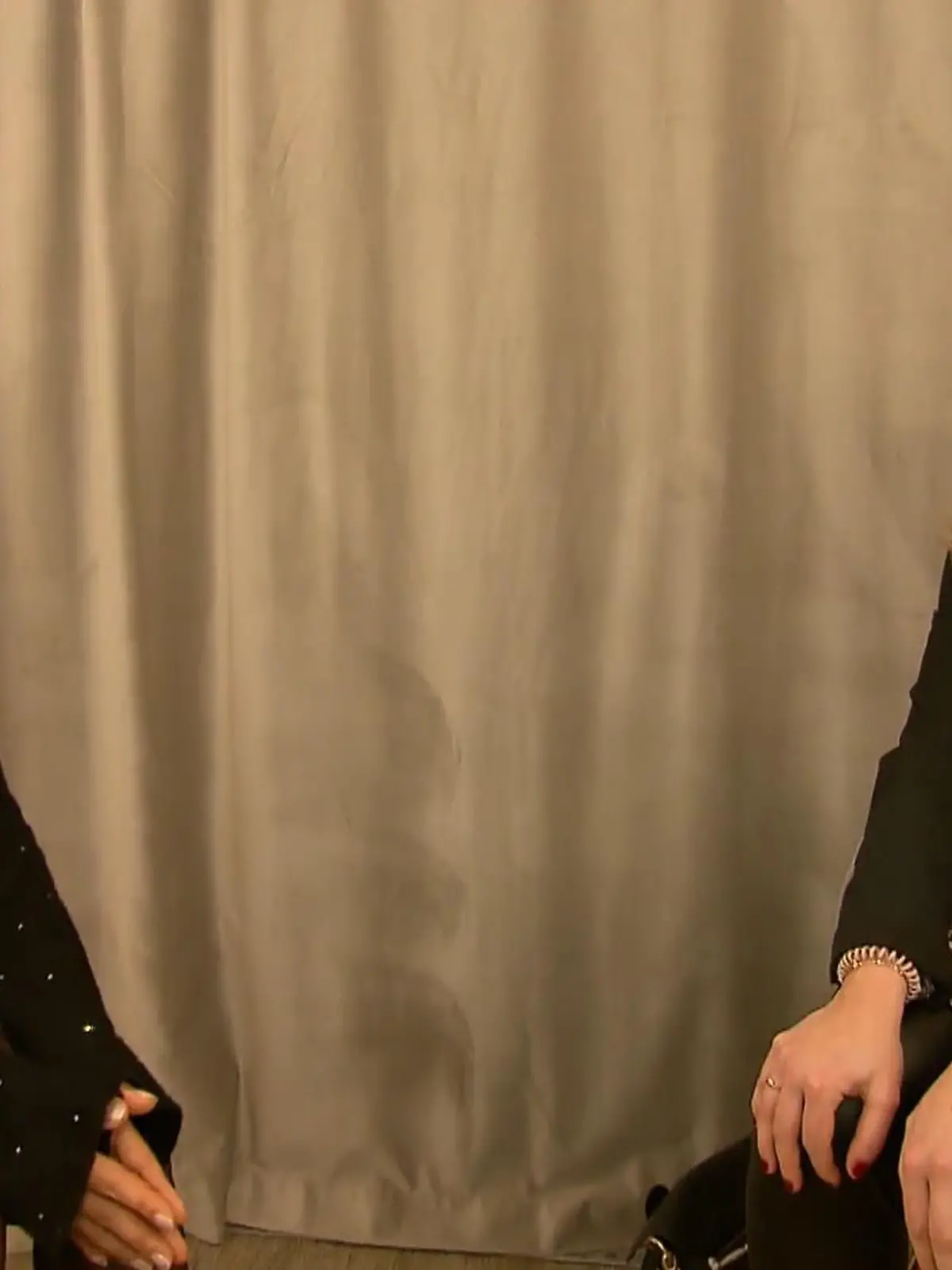 Bild zu: "Susannas Verlobter wünscht sich Prinzessinnenkleid"