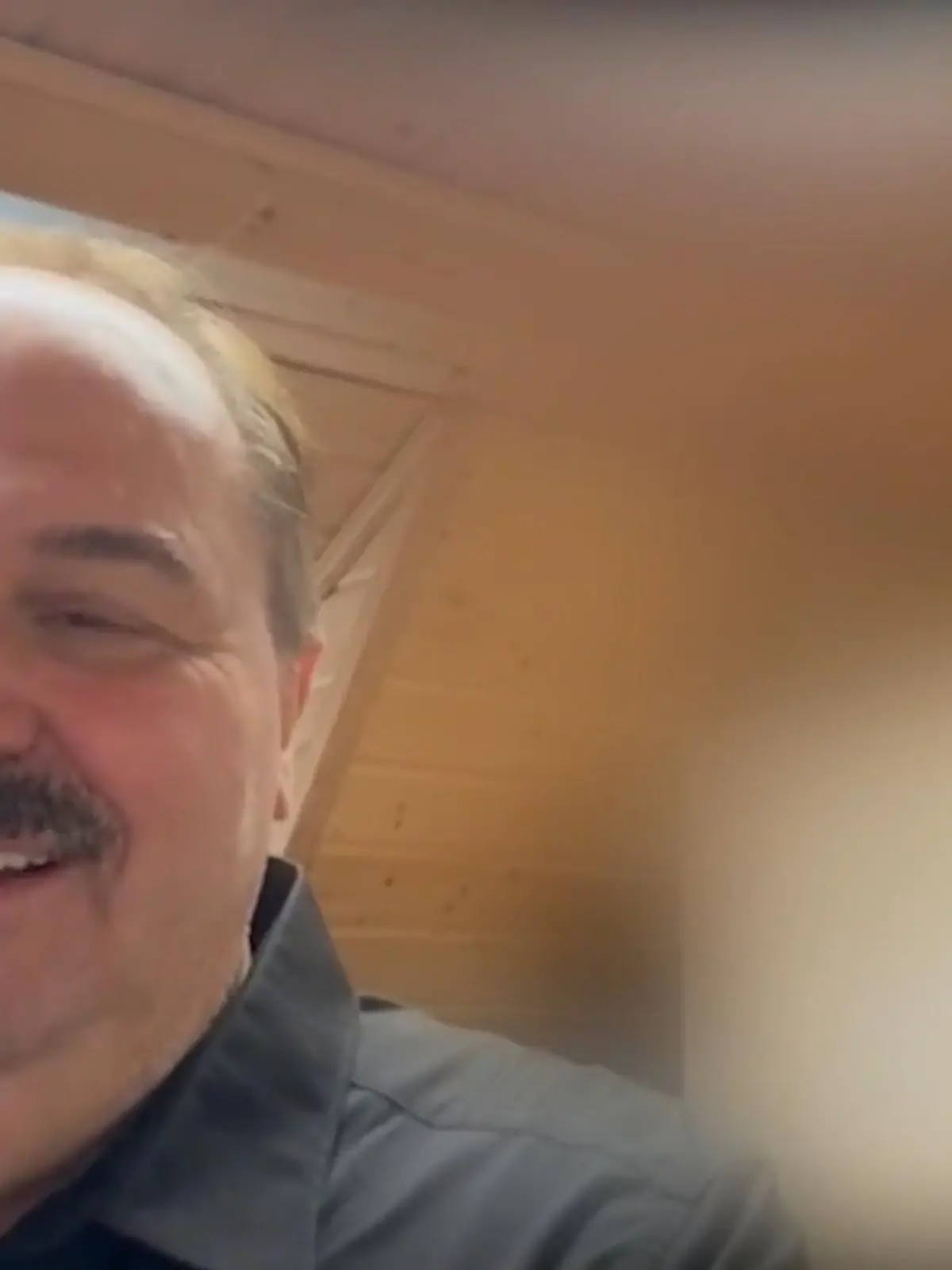 Bild zu: "TV-Koch Johann Lafer verrät uns seinen persönlichen Tick"