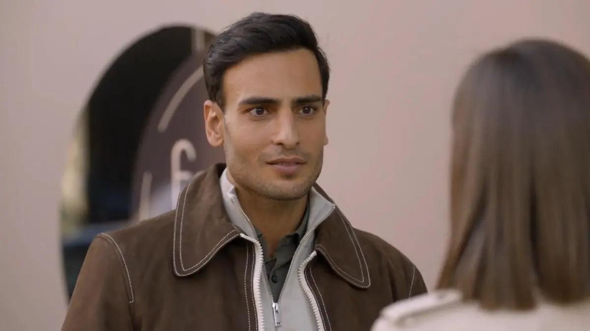 Nihat versteht die Welt nicht mehr.