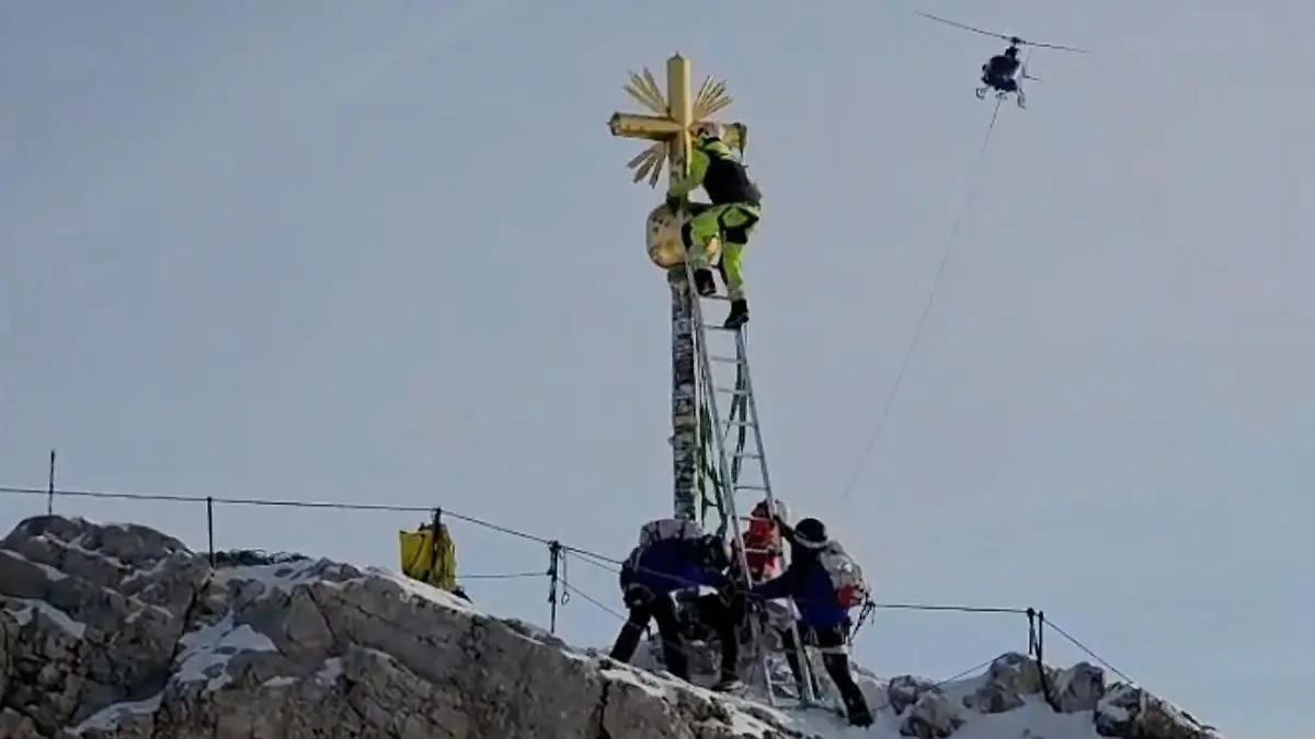 Zugspitze-Wahrzeichen verschwindet von Gipfel – wegen Touristen und Influencern! Deutschlands höchster Berg