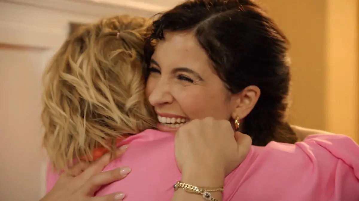 Überraschung! Plötzlich steht Laura vor Yvonnes Tür GZSZ-Spoiler!