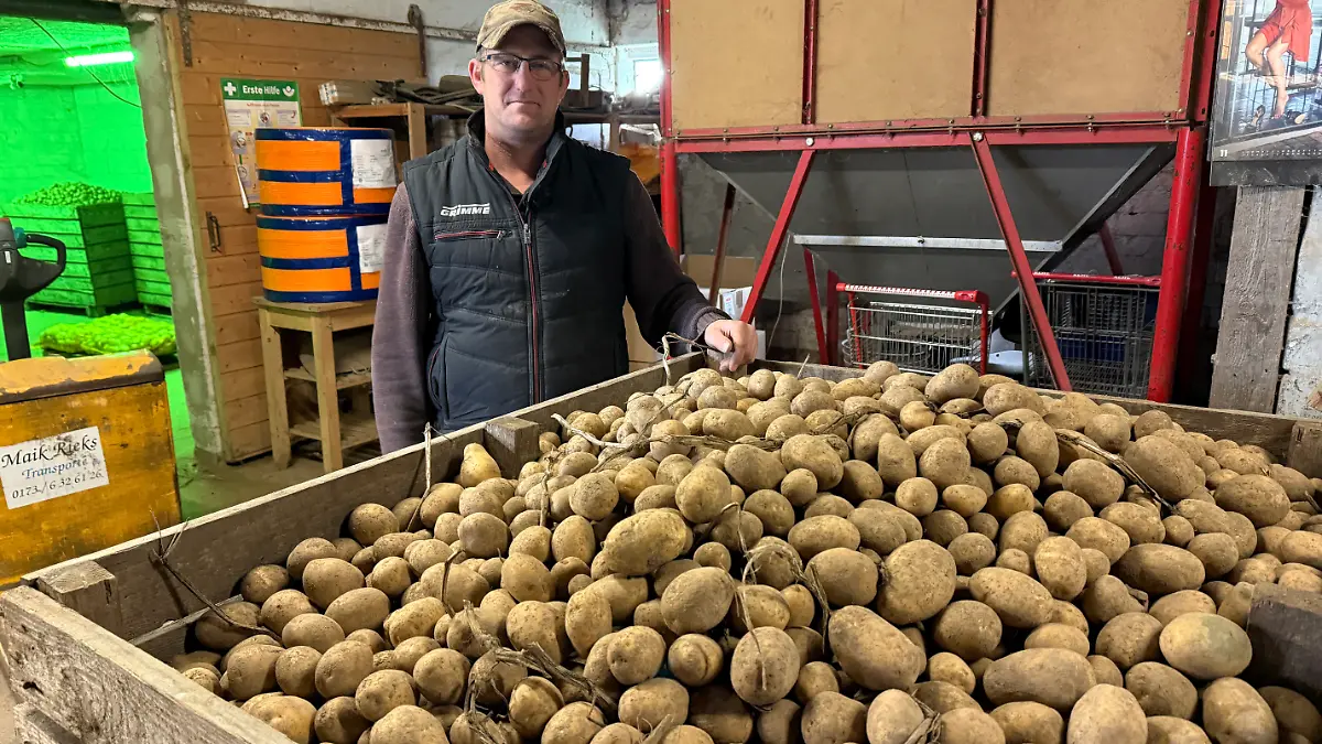 Christian Schridde baut seit 2012 Kartoffeln an, kennt gute und schlechte Ernte-Jahre. 