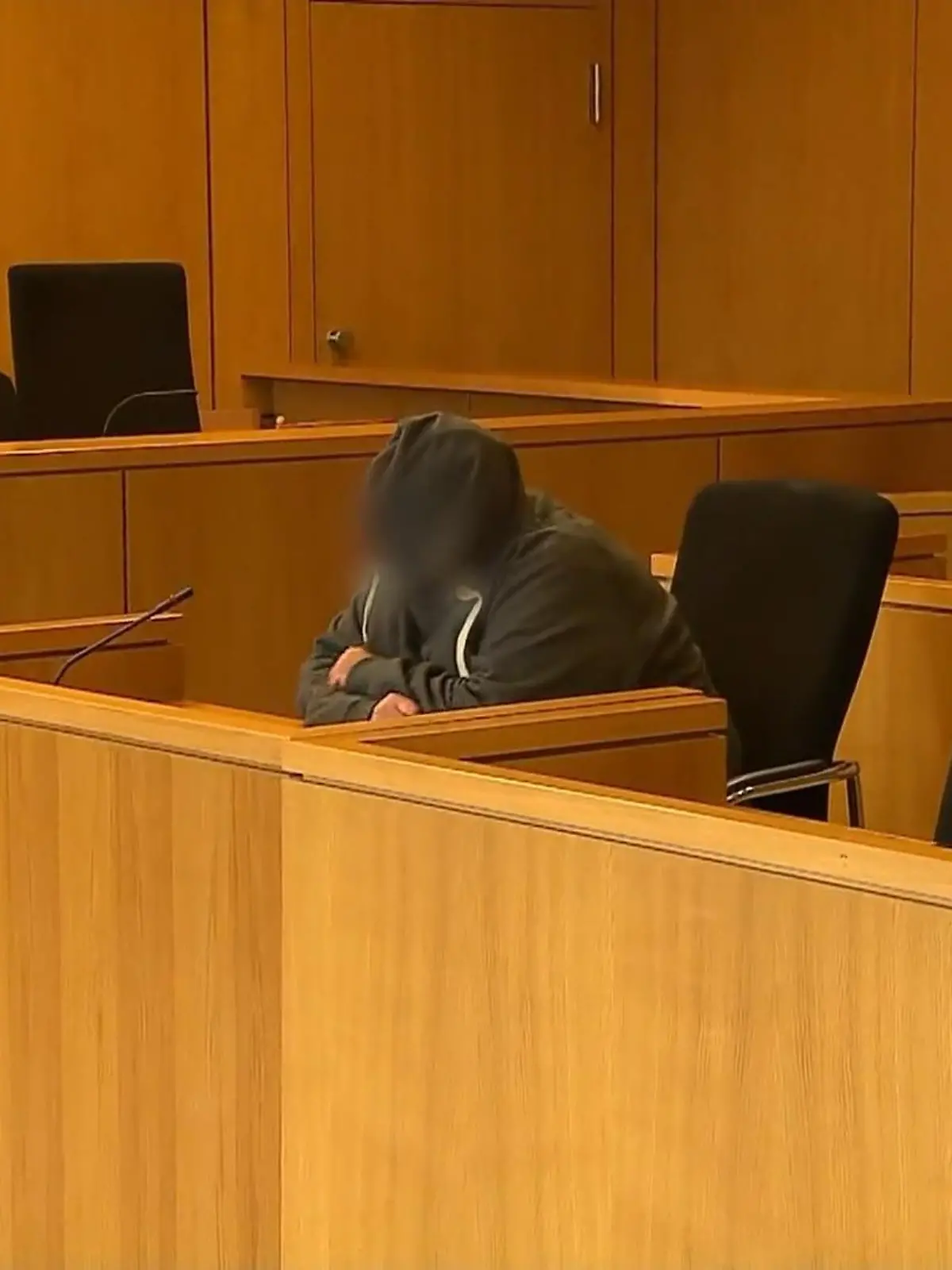 Bild zu: "Ehefrau misshandelt? Prozessauftakt"