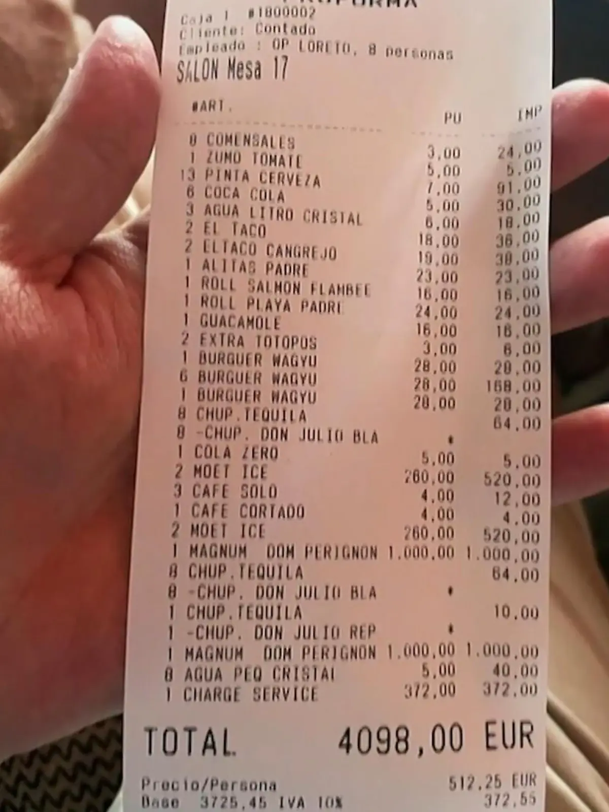 Bild zu: "Reicher Restaurant-Gast geizt rum"