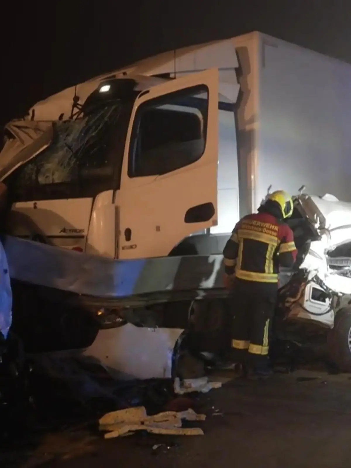 Bild zu: "Massencrash auf der Autobahn – mehrere Menschen schwer verletzt!"