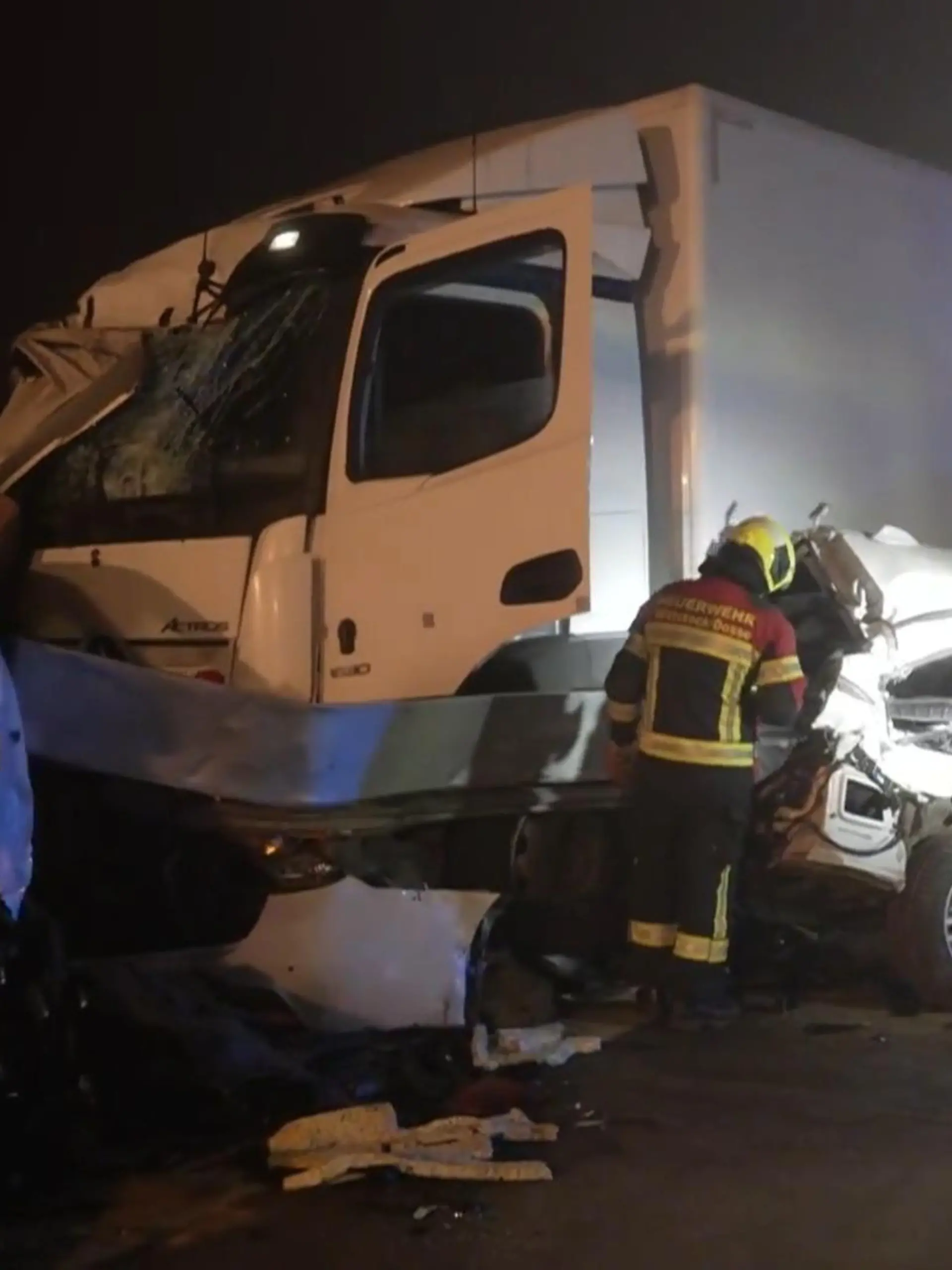 Bild zu: "Massencrash auf der Autobahn – mehrere Menschen schwer verletzt!"