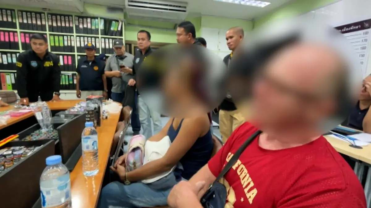 Verhaftet wegen Sex-Shop! Pärchen schaltet unbefriedigende Werbung Illegaler Nebenverdienst in Thailand