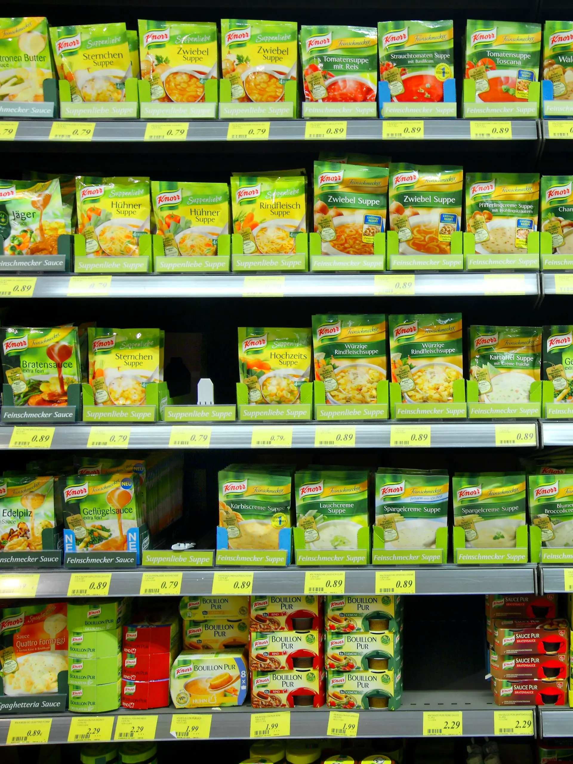 Knorr-Tütensuppen und Gewürzmischungen sind in fast jeder Küche zu finden.