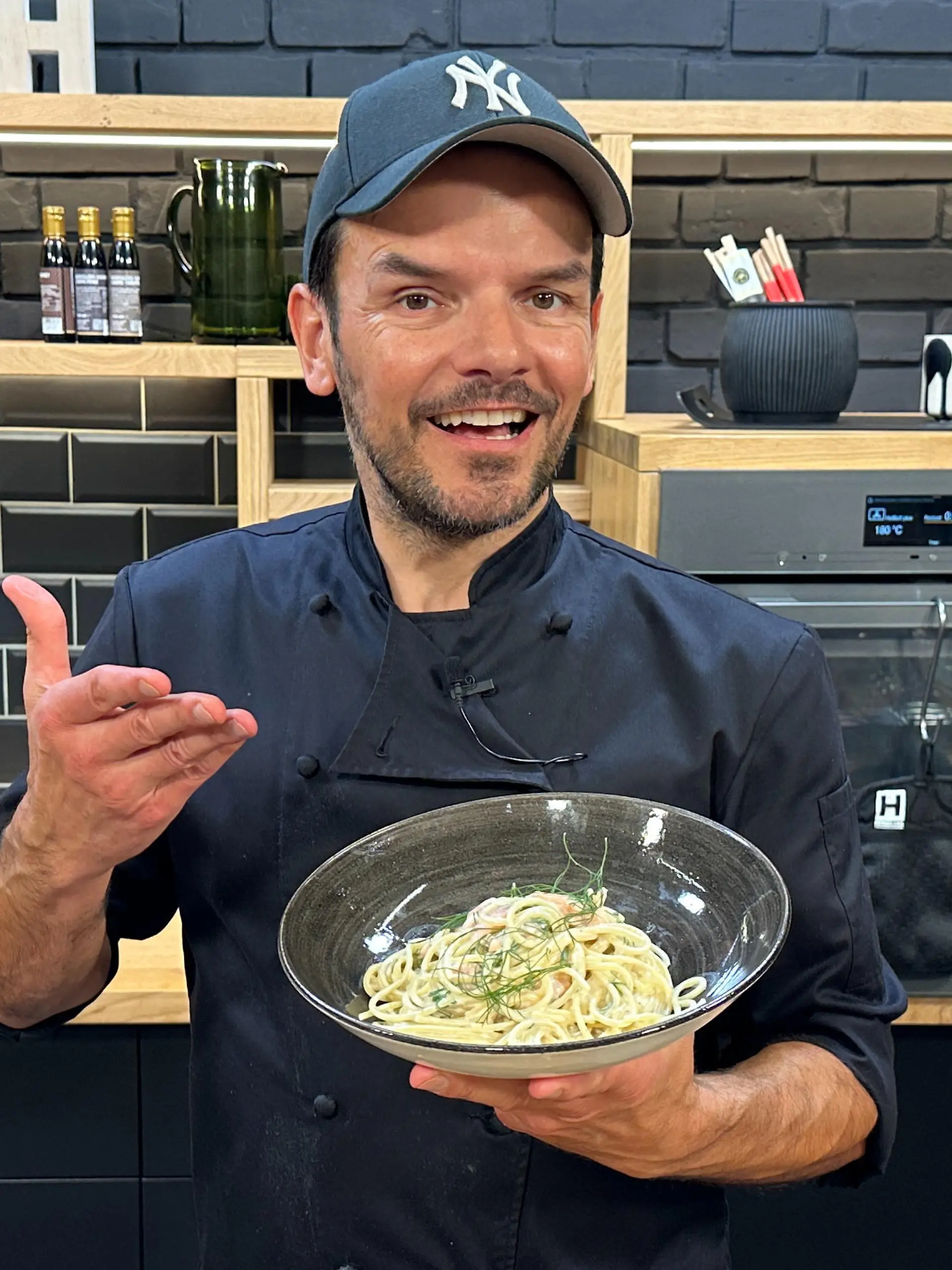 Bild zu: "Spaghetti mit Räucherlachs und Dill"