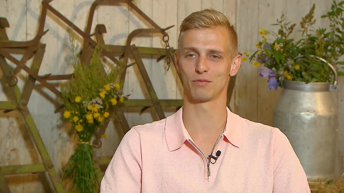 Christopher freut sich auf Pauline Nach dem Scheunenfest