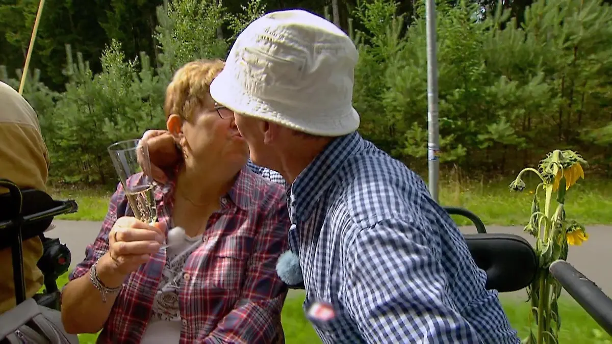 Walter kann sein Glück kaum fassen Katharina ist endlich da