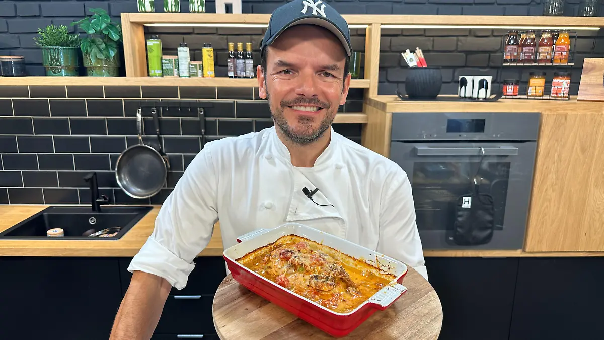 TV-Koch verrät Rezept für Hähnchen-Parmesan-Traum mit Champignons! Hensslers schnelle Nummer