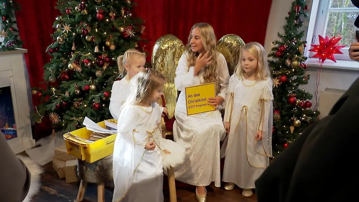 Christkind eröffnet Postfiliale Wunschzettel nach Engelskirchen