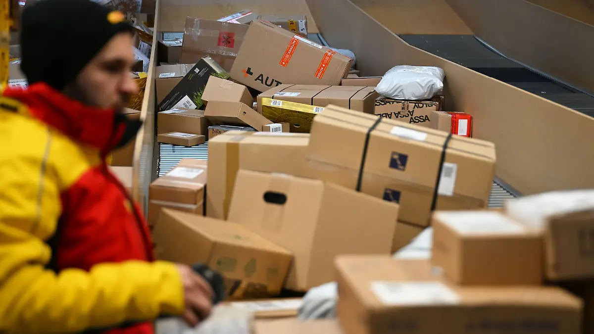 Mangelhafter-Arbeitsschutz-bei-Paketzustellern-Subunternehmen-mit-Missst-nden