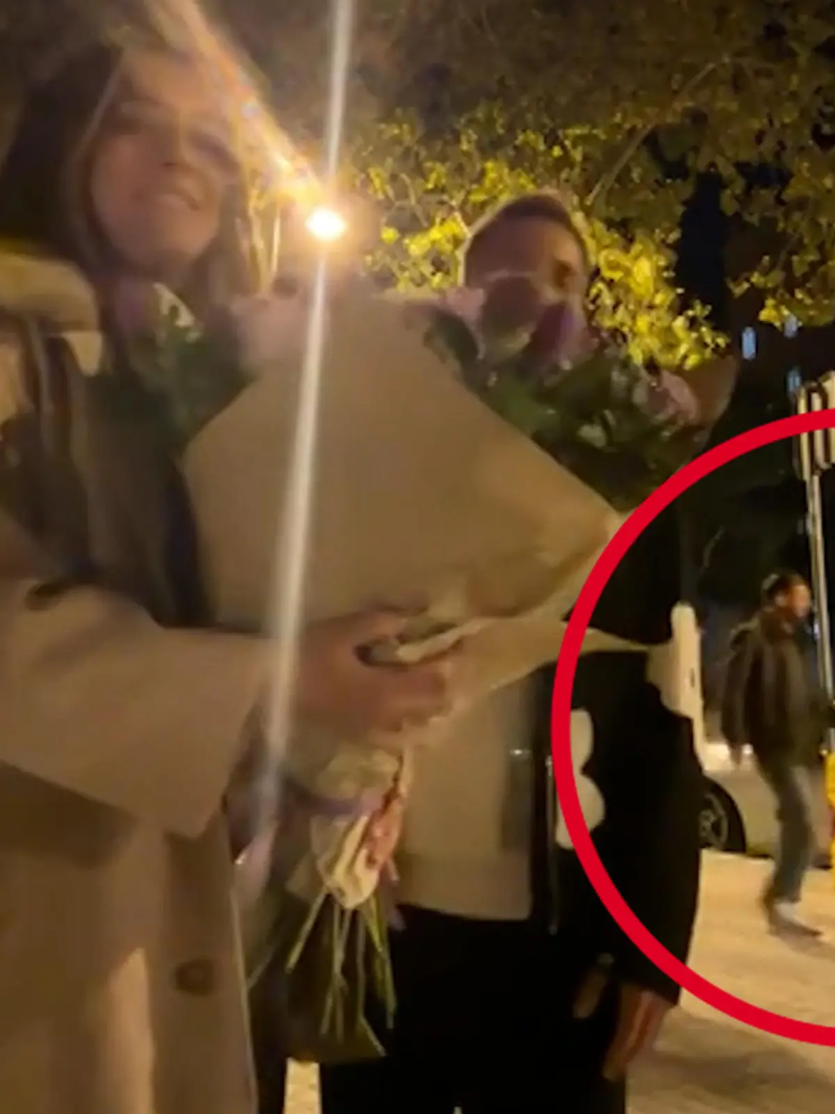 Bild zu: "Unfreiwilliger Auftritt in Liebesvideo! Plötzlich rennt DIESER Superstar durchs Bild"