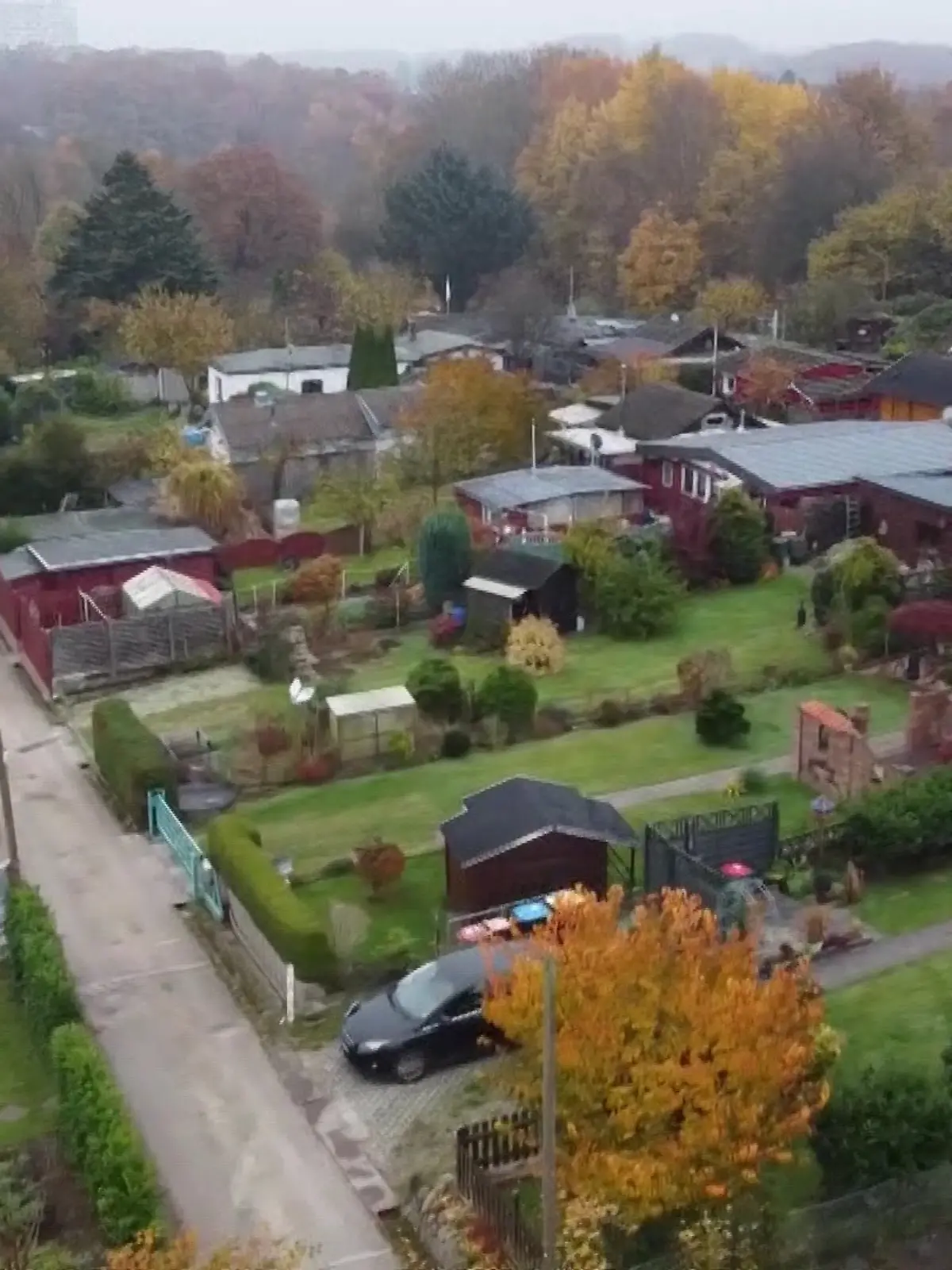 In der Kleingartenanlage in Hamburg-Marmstorf stehen richtige Häuser, doch ihre Bewohner müssen vielleicht für immer raus.