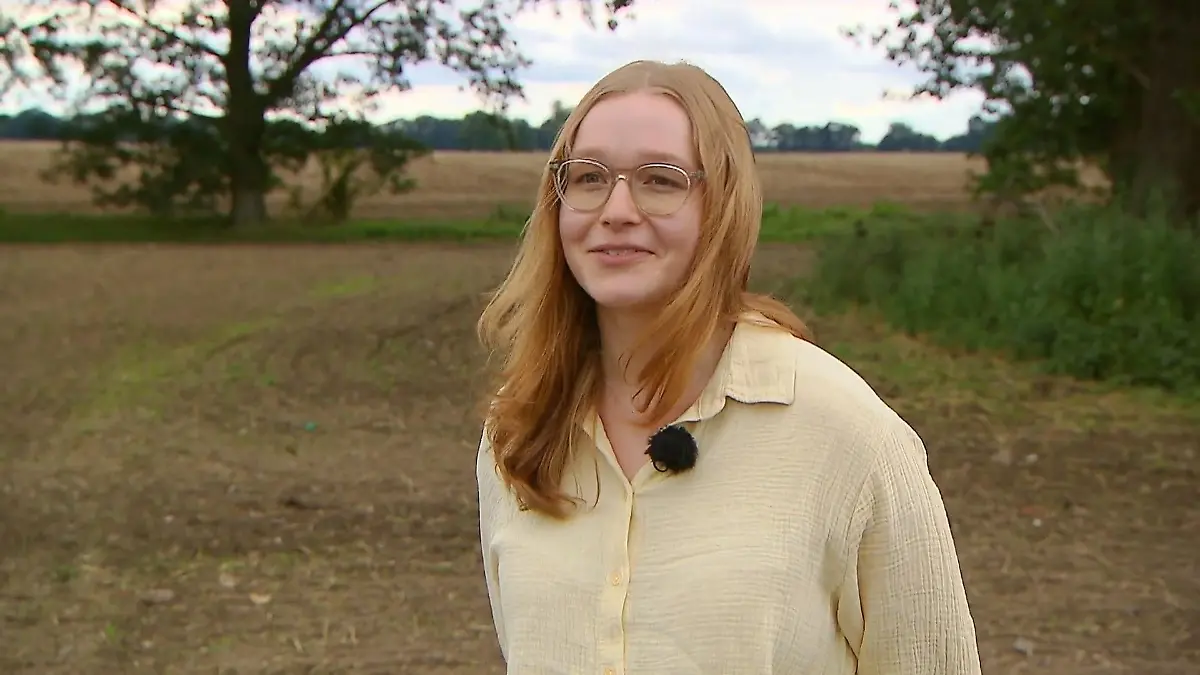 Pauline lernt die tierischen Bewohner kennen Tierliebe pur