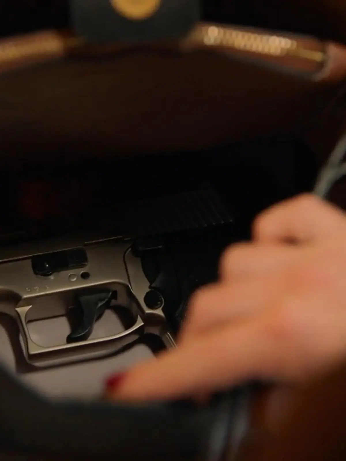 Bild zu: "Matilda besorgt sich eine Waffe"