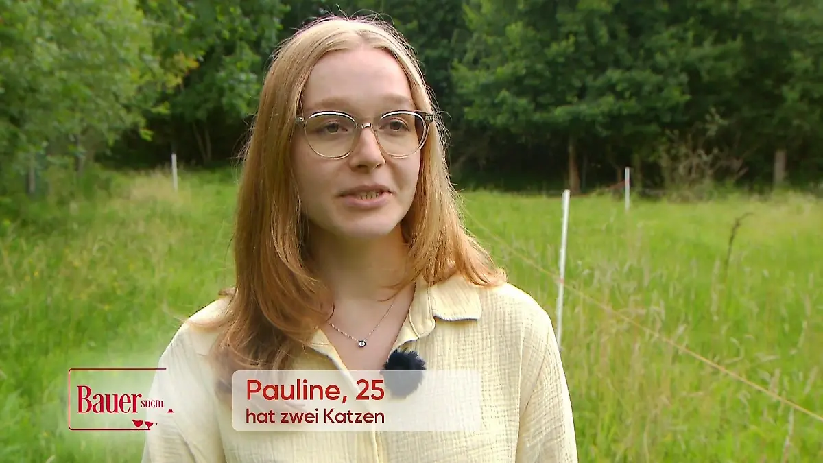 Pauline freut sich über ihr Tiny House "Dein eigenes Haus"