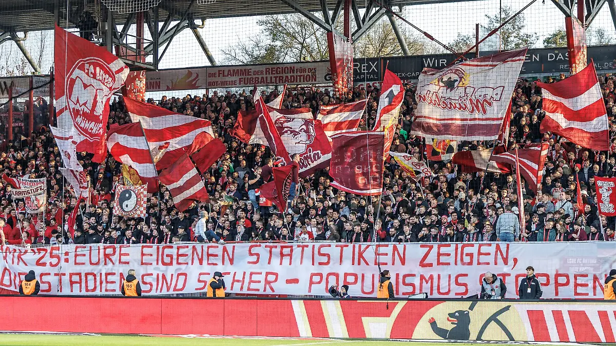 Immer wieder wird über die Sicherheit rund um Fußballspiele diskutiert.