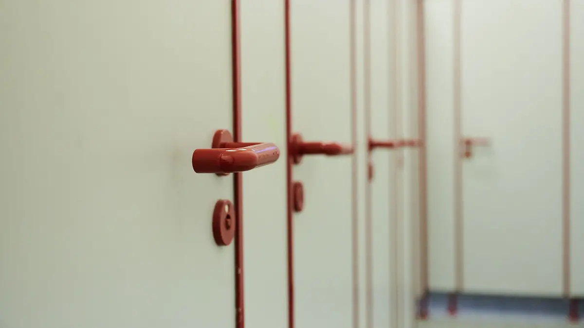 Das Reizgas verteilte sich im Toilettenraum und im davorliegenden Flur. (Symbolbild)