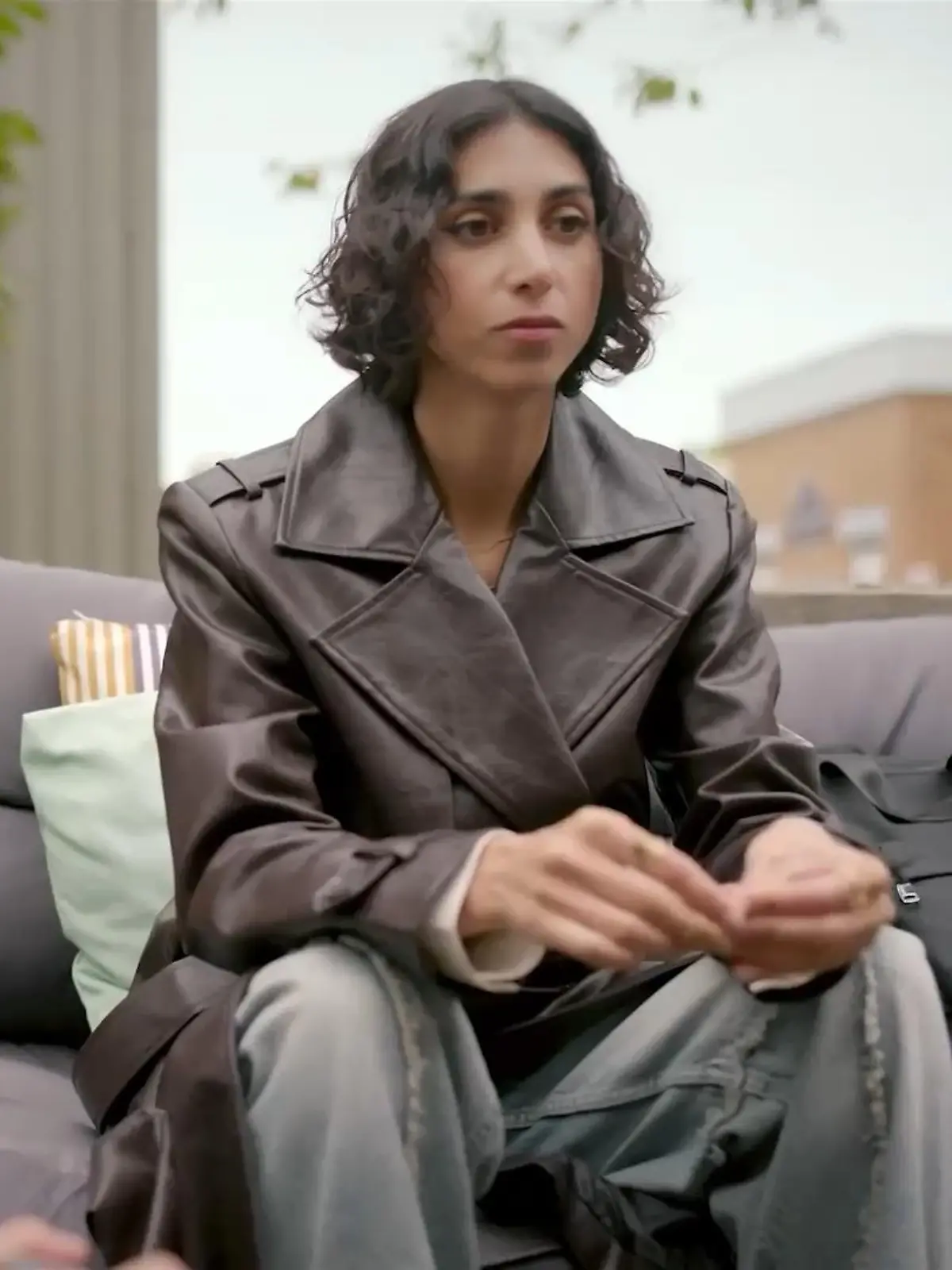 AWZ: Leyla überlegt, sich Elias als seine Chat-Partnerin zu erkennen zu geben