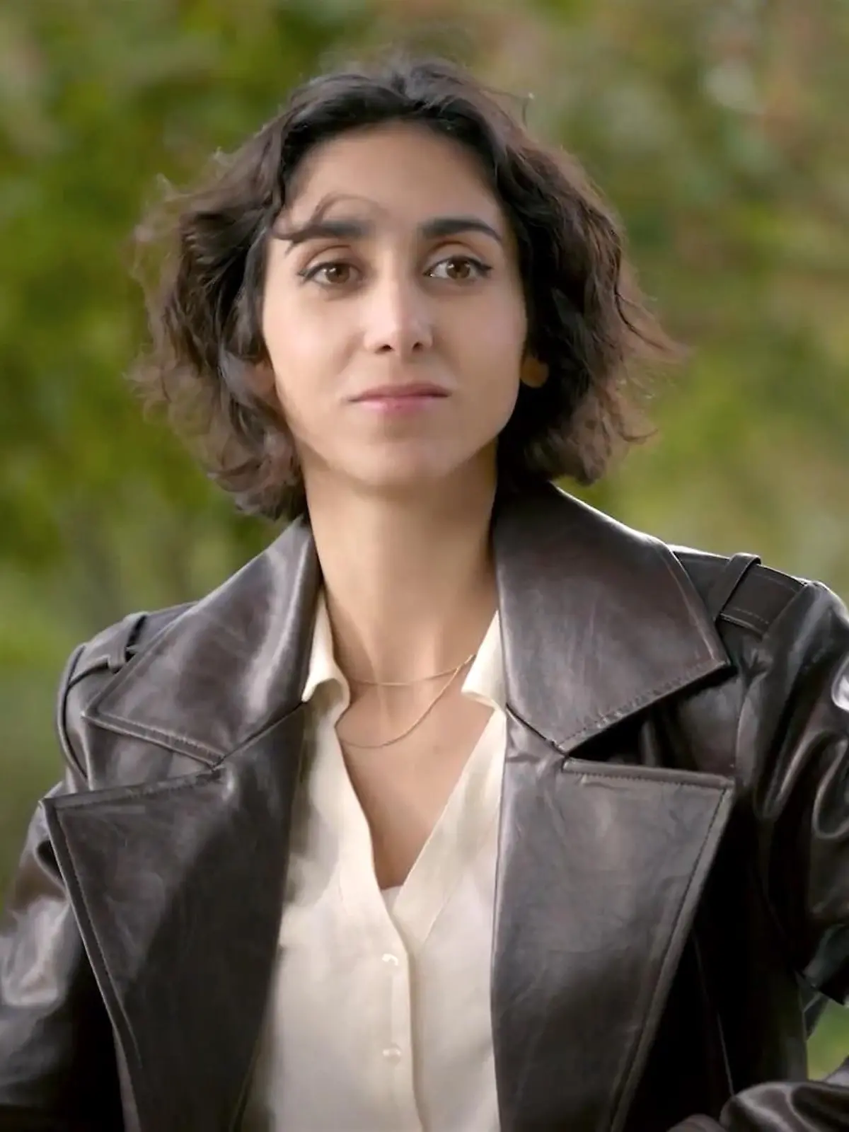 AWZ: Leyla wartet gespannt auf Elias