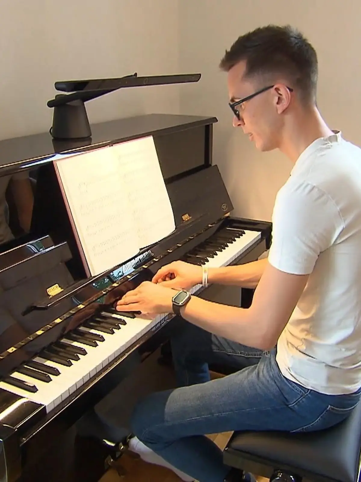 Bild zu: "André kann nicht nur kochen, sondern auch musizieren"