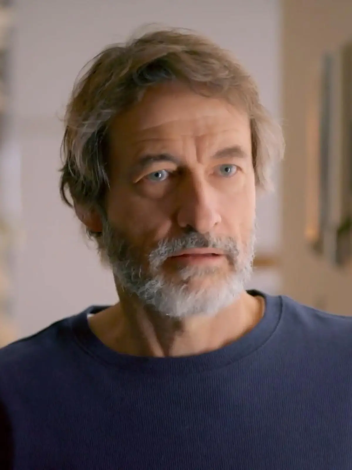 Unter uns: Jori öffnet unvorsichtigerweise die Wohnungstür