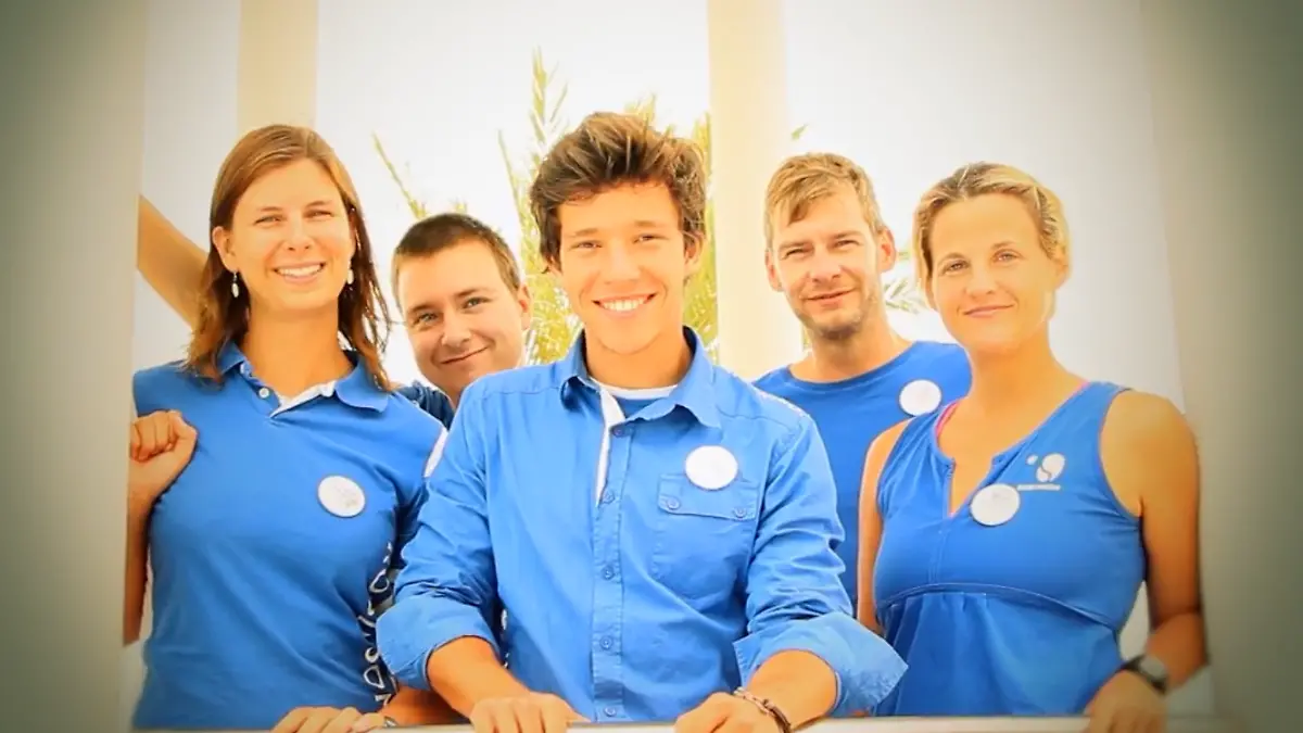 Ein Teamfoto aus dem Jahr 2012: Der junge Nico Santos im Robinson-Club auf Mallorca. 