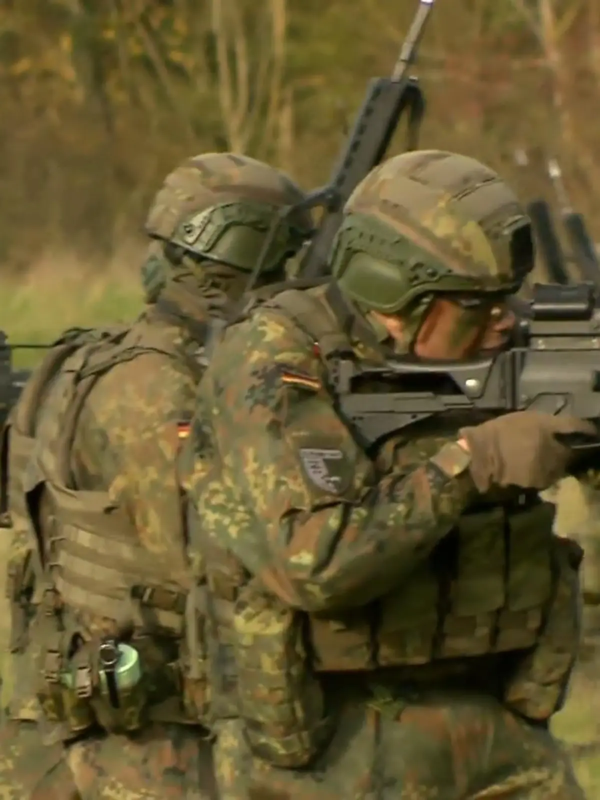 Bild zu: "Einigung beim Wehrdienst"