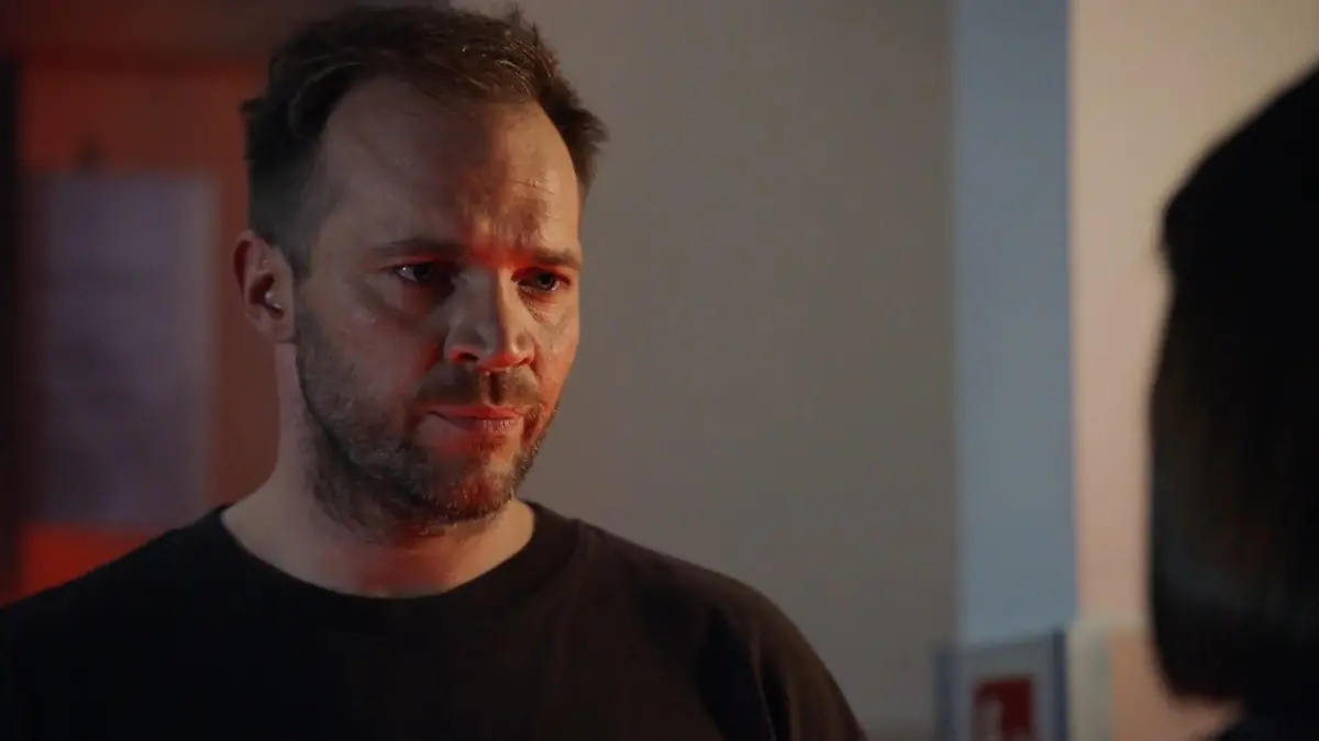 Begeht Erik einen großen Fehler? GZSZ-Spoiler!