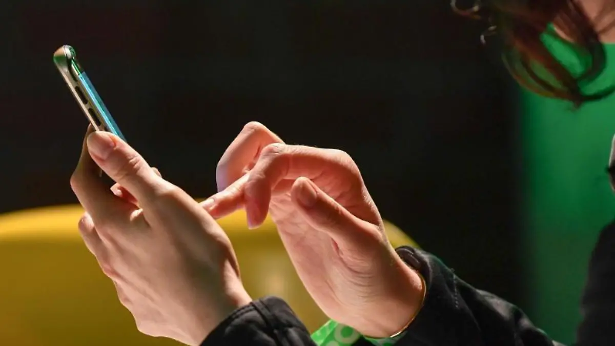 Handy in Hand
