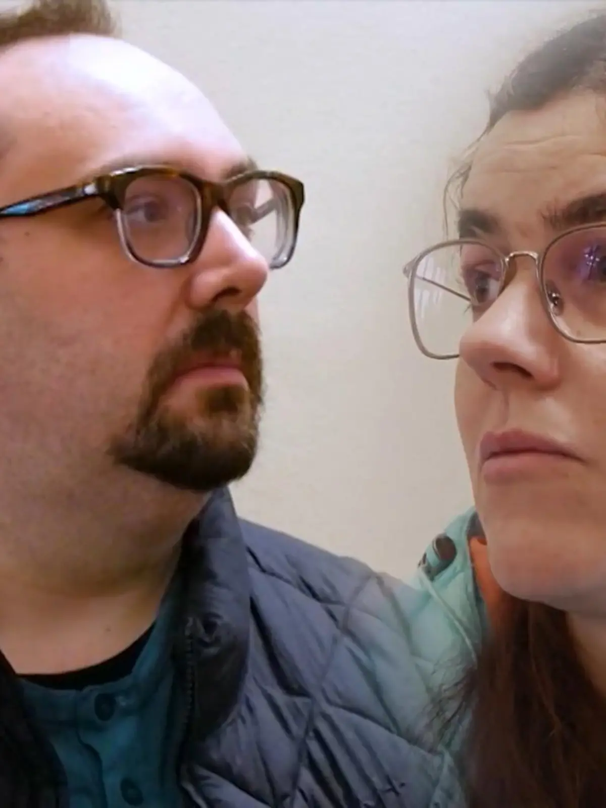 Bild zu: "Betrügerische Liebesfalle: Mandys dunkles Spiel aufgedeckt!"