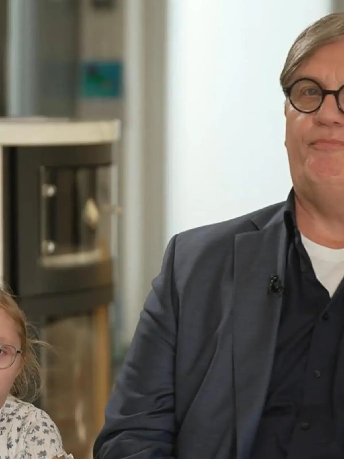 Bild zu: "30 Jahre RTL-Spendenmarathon 2025 – Hape Kerkeling setzt sich für kleinwüchsige Kinder ein"