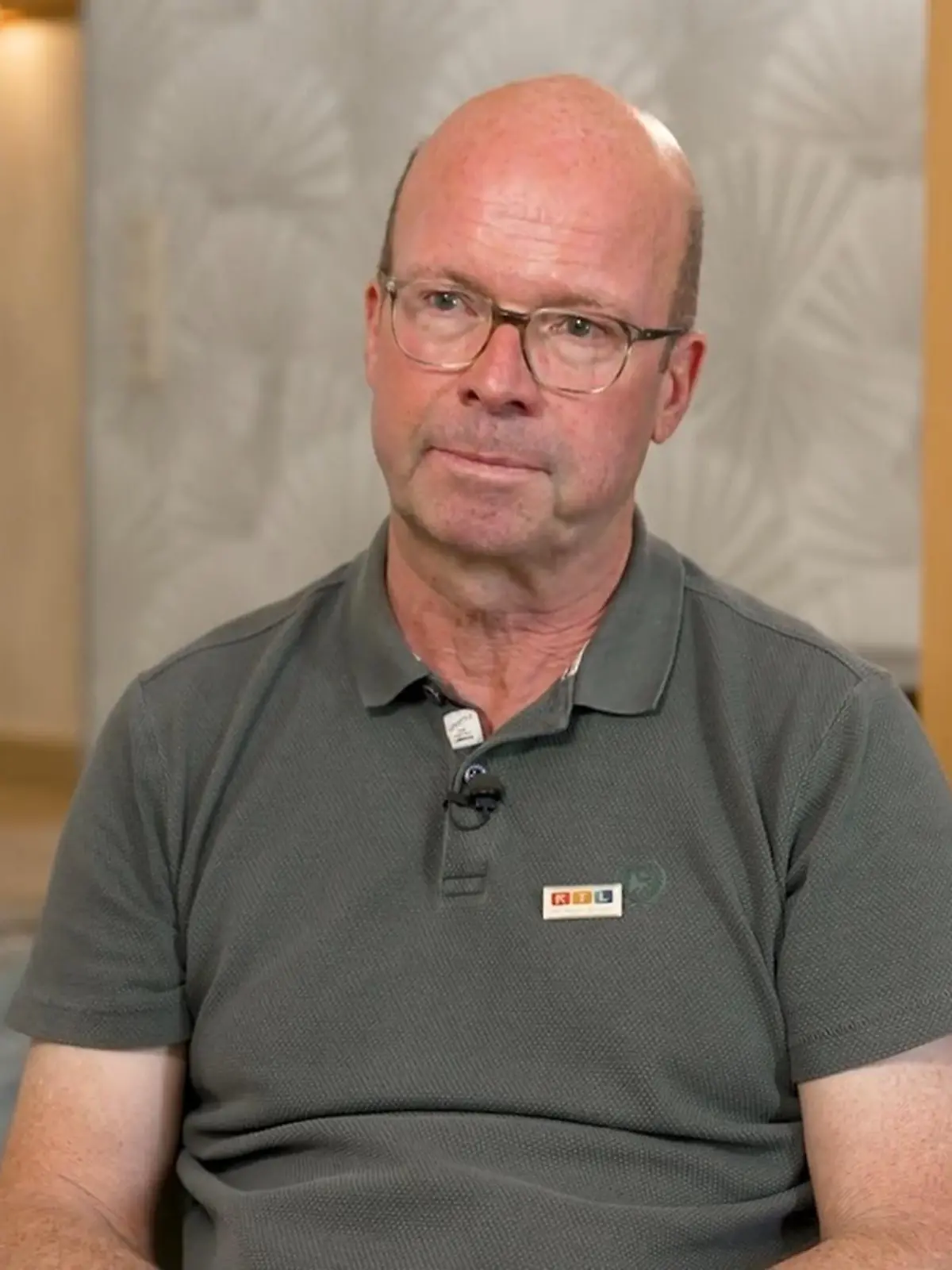 Bild zu: "Volker ist sehr nervös vor seinem Dinner"