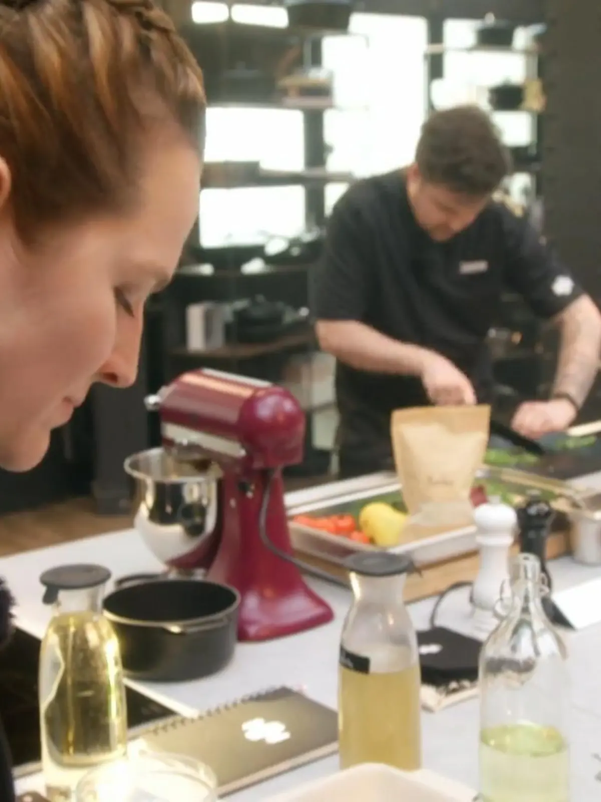 Bild zu: "Luisa sucht bei Tim Mälzer neuen Halt für ihr Rezept"