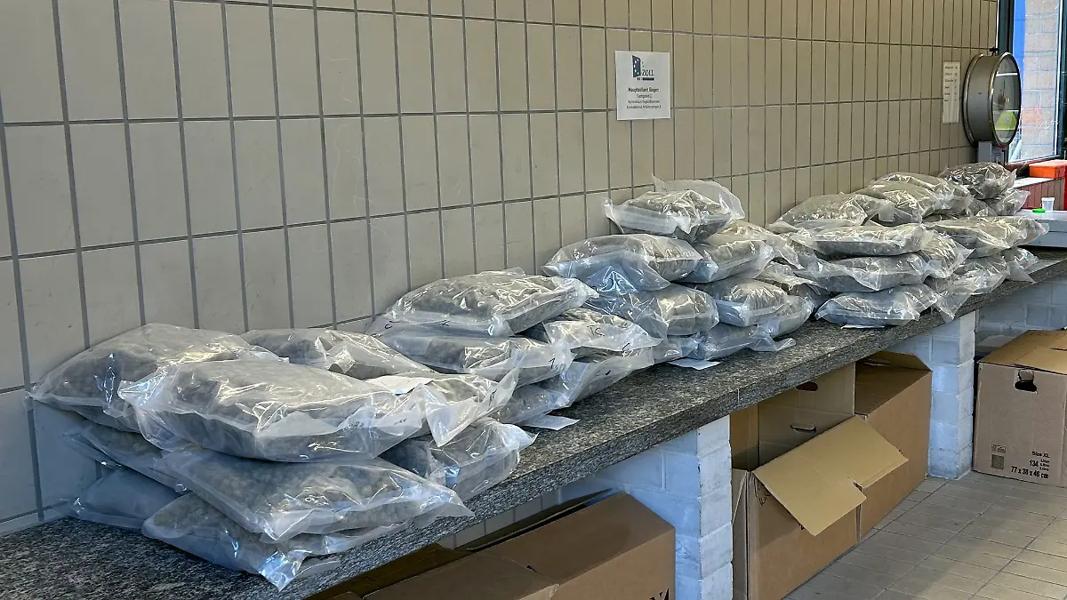 Der Zoll beschlagnahmte rund 56 Kilo Marihuana.