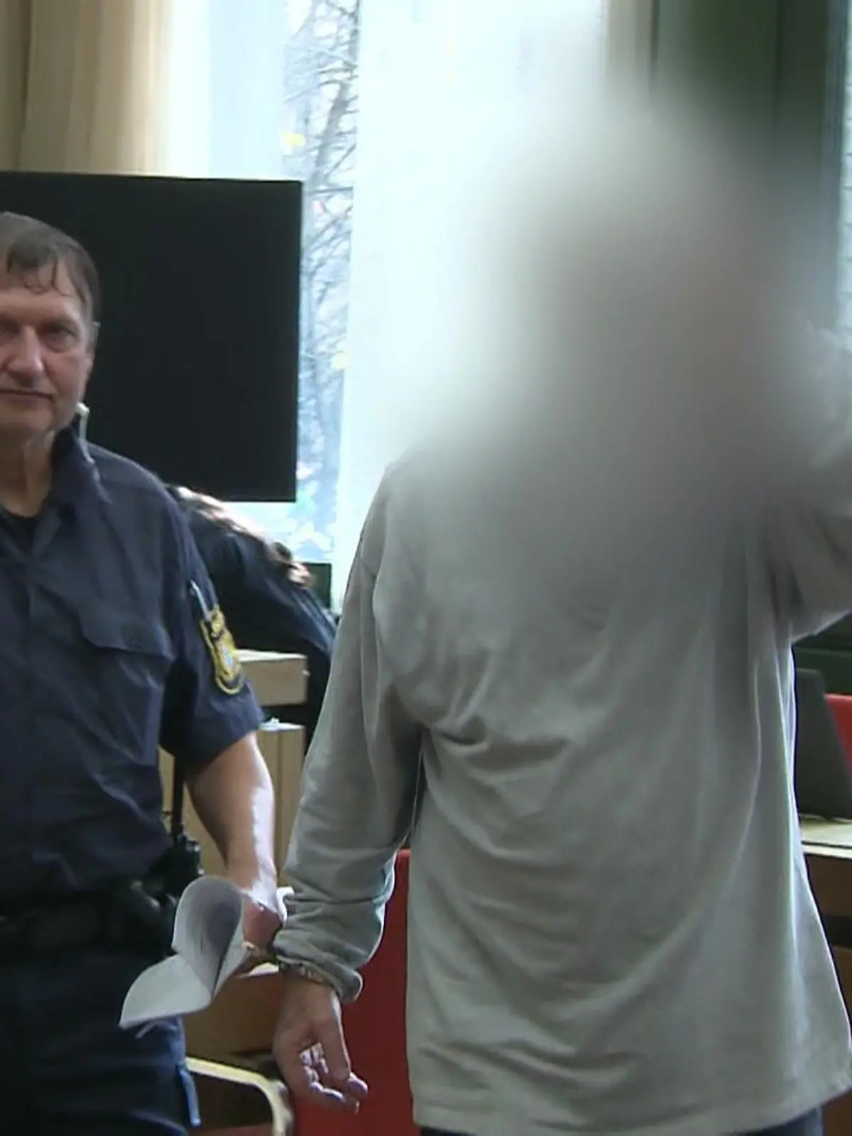 Bild zu: "Wolfgang B. soll seine Nichte über 100 mal missbraucht haben"