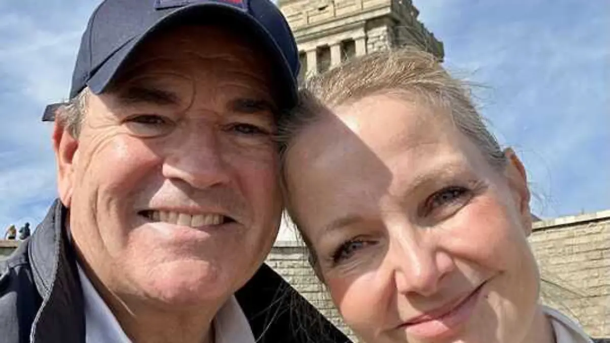 Hier ist Liebe in der Luft! Wolfram Kons und seine Ehefrau Alexa in New York.