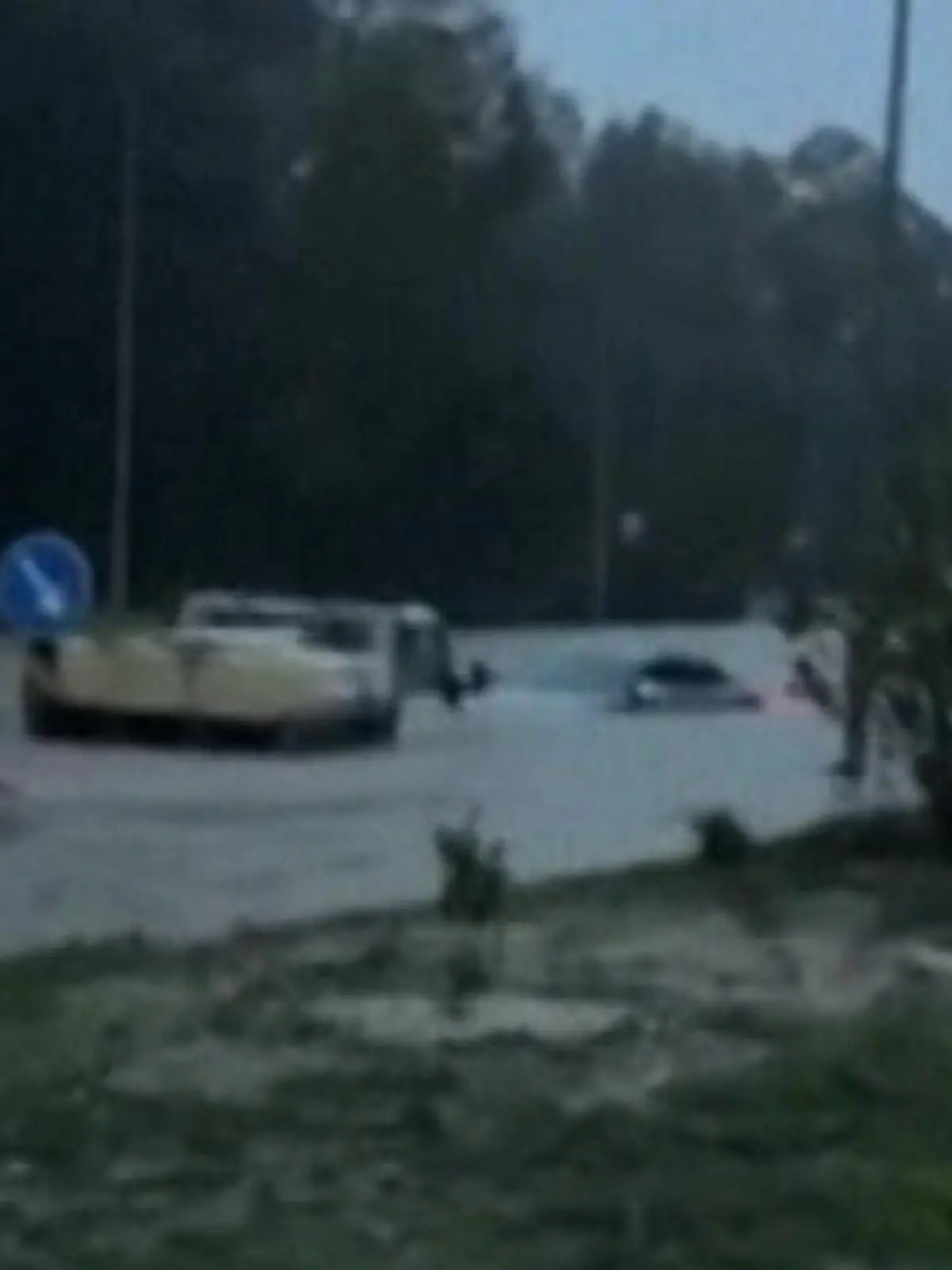 Bild zu: "Sturm sorgt für Überschwemmungen - Rentnerpaar stirbt"