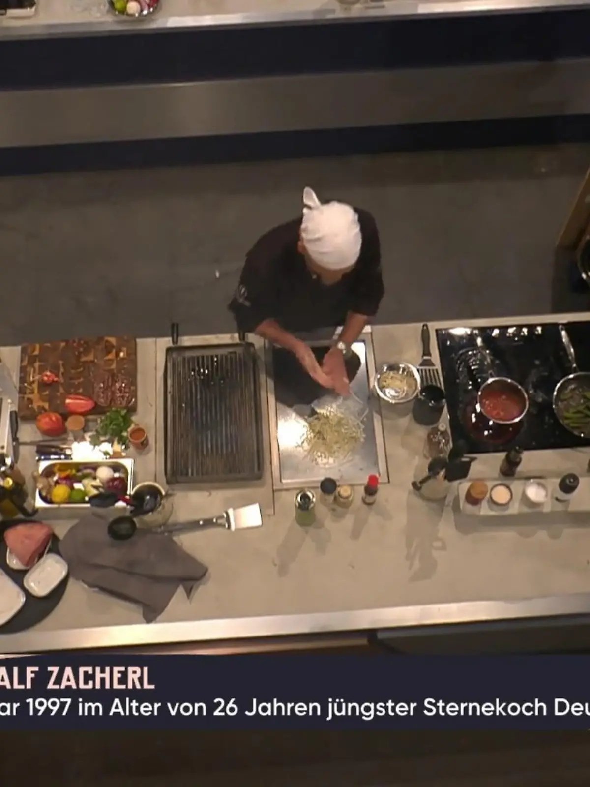 Bild zu: "Die Köche führen das Gericht auf eine Reise nach Asien"