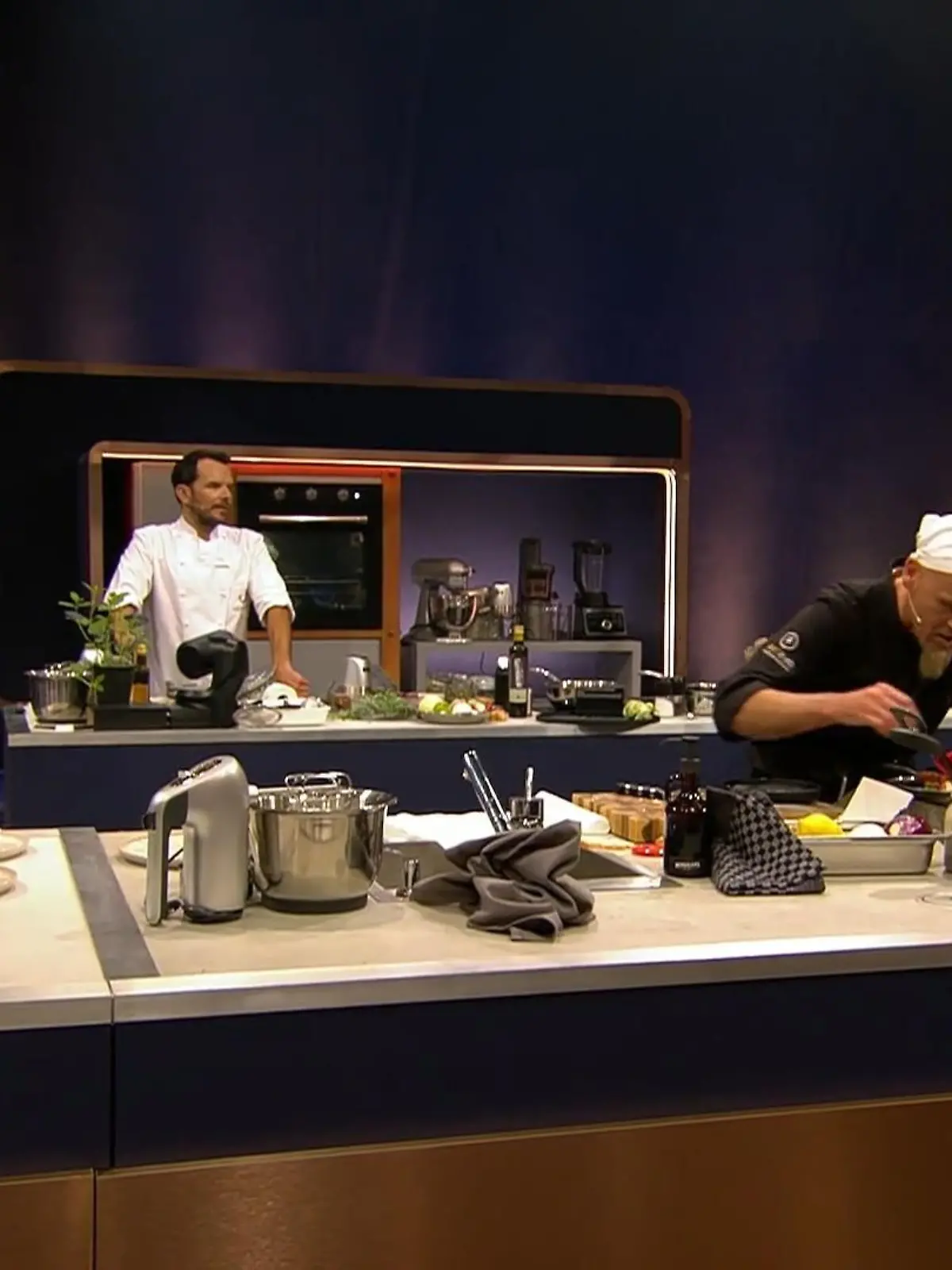 Bild zu: "Sonja nutzt die Schlussminute fürs flinke Reste-Schnurren"