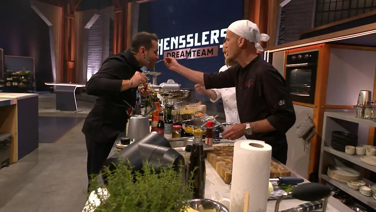Im Team Henssler wird wild im Kreis probiert Was muss noch rein?